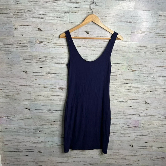 Cupcakes and  cashmere blue midi dress size xs NWT - Picture 7 of 9